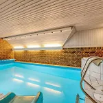 Сasa de vacaciones Large With Pool, And Sauna, 1500 Meters From The North Sea *