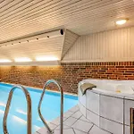 Large With Pool, And Sauna, 1500 Meters From The North Sea Сasa de vacaciones