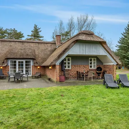 Large With Pool, And Sauna, 1500 Meters From The North Sea *