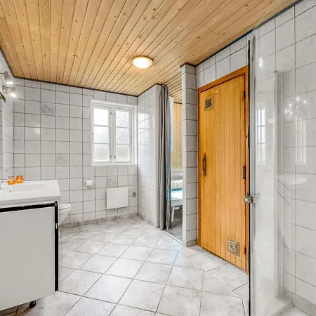 בית נופש Large With Pool, And Sauna, 1500 Meters From The North Sea