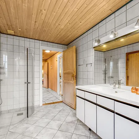 בית נופש Large With Pool, And Sauna, 1500 Meters From The North Sea *