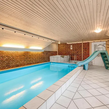 Large With Pool, And Sauna, 1500 Meters From The North Sea בית נופש *