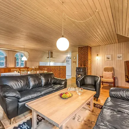 Сasa de vacaciones Large With Pool, And Sauna, 1500 Meters From The North Sea *