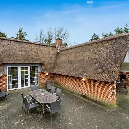Large With Pool, And Sauna, 1500 Meters From The North Sea Сasa de vacaciones